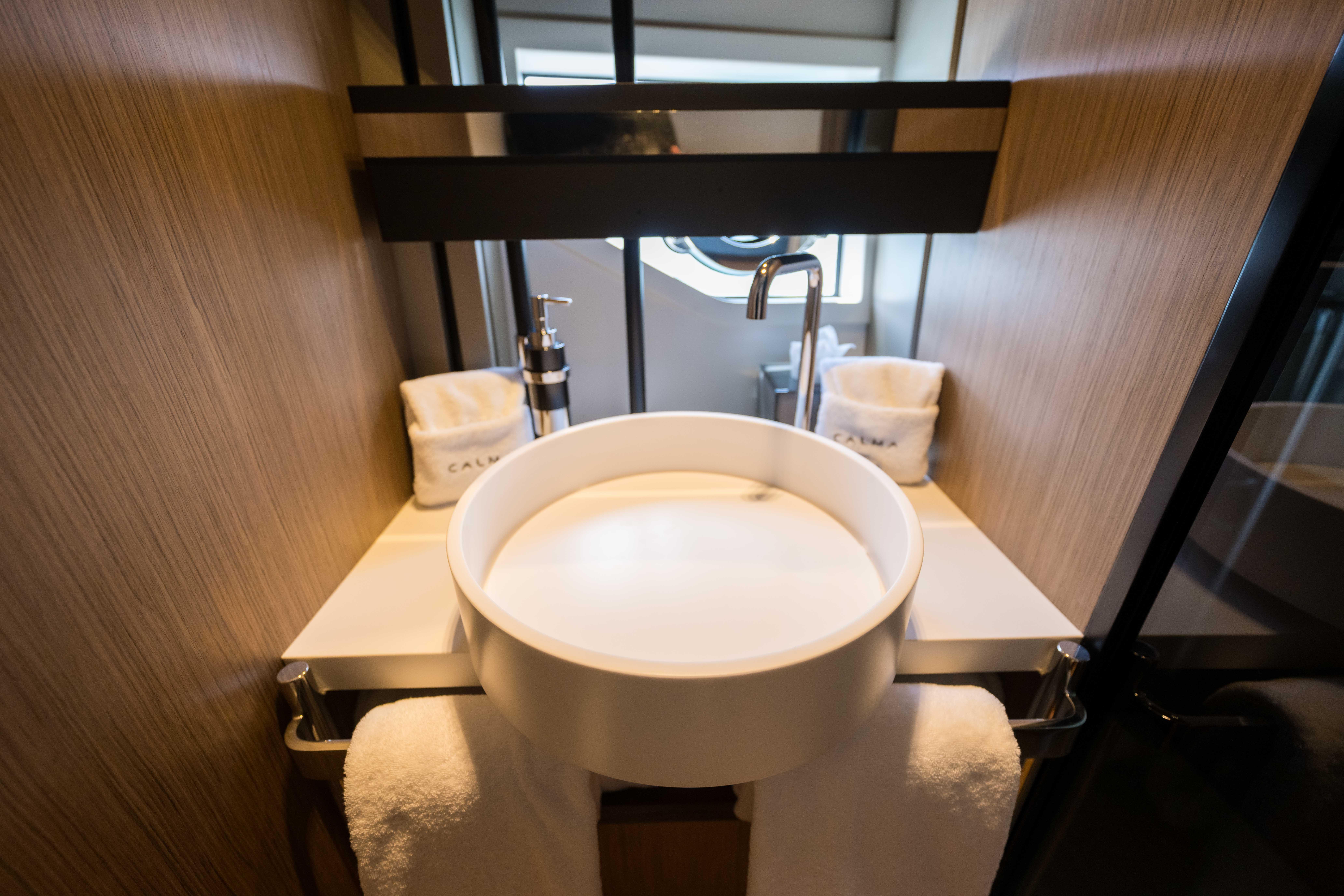 2023 FERRETTI YACHTS 720 